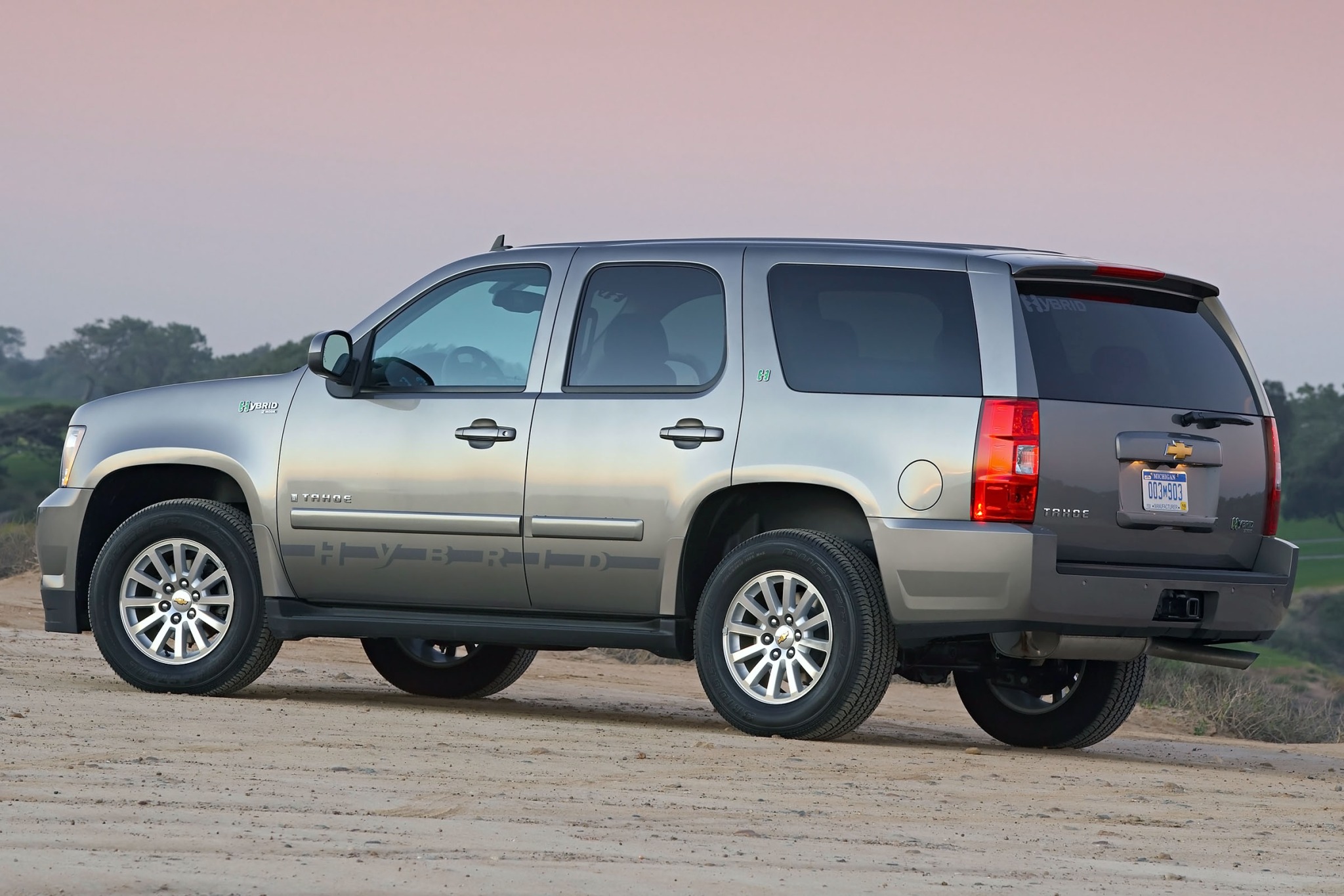 Chevrolet tahoe hybrid